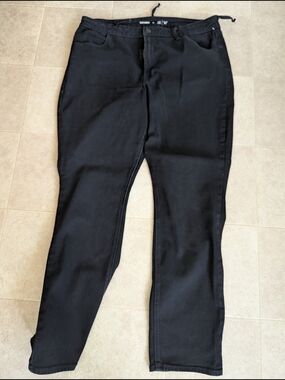 Old Navy Black High-Rise Wow Straight Jeans